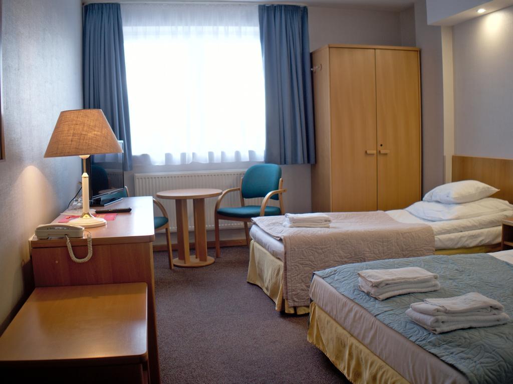 Hotel Orlik Płońsk Habitación foto